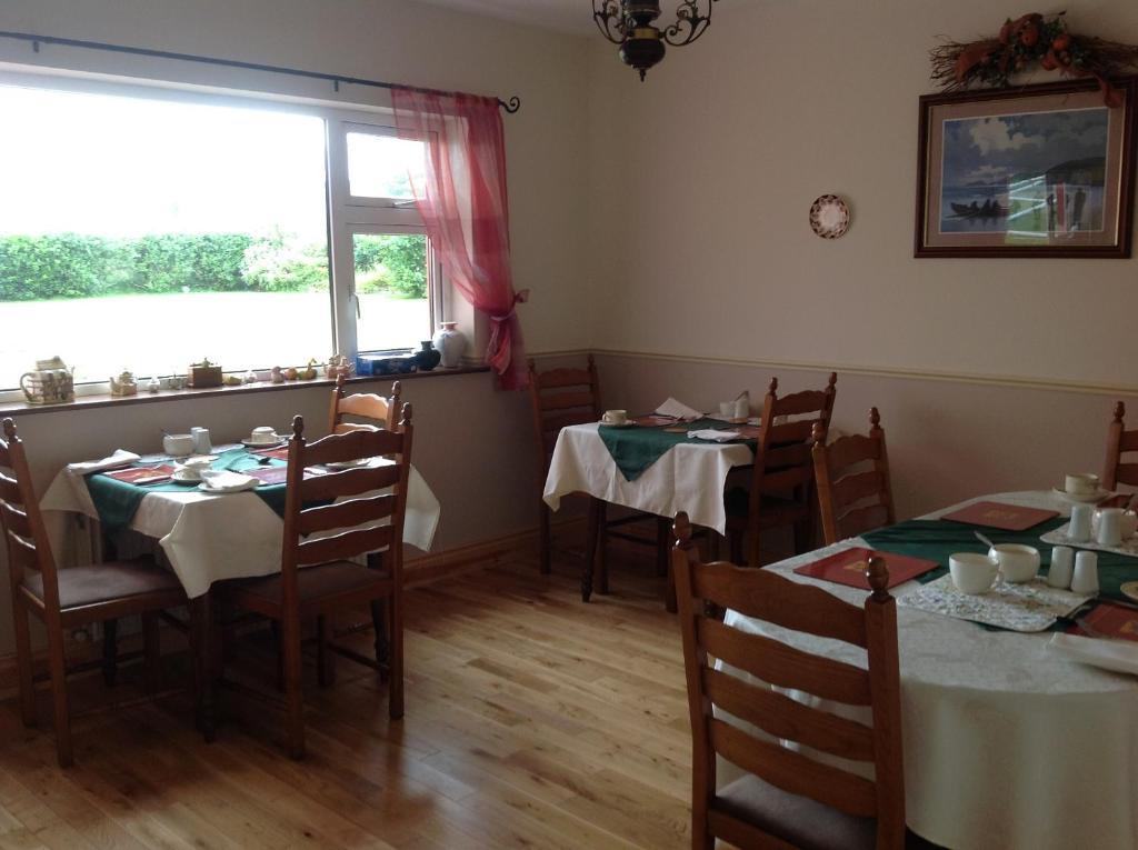 Brownes Bed & Breakfast Emlagh East Exterior photo
